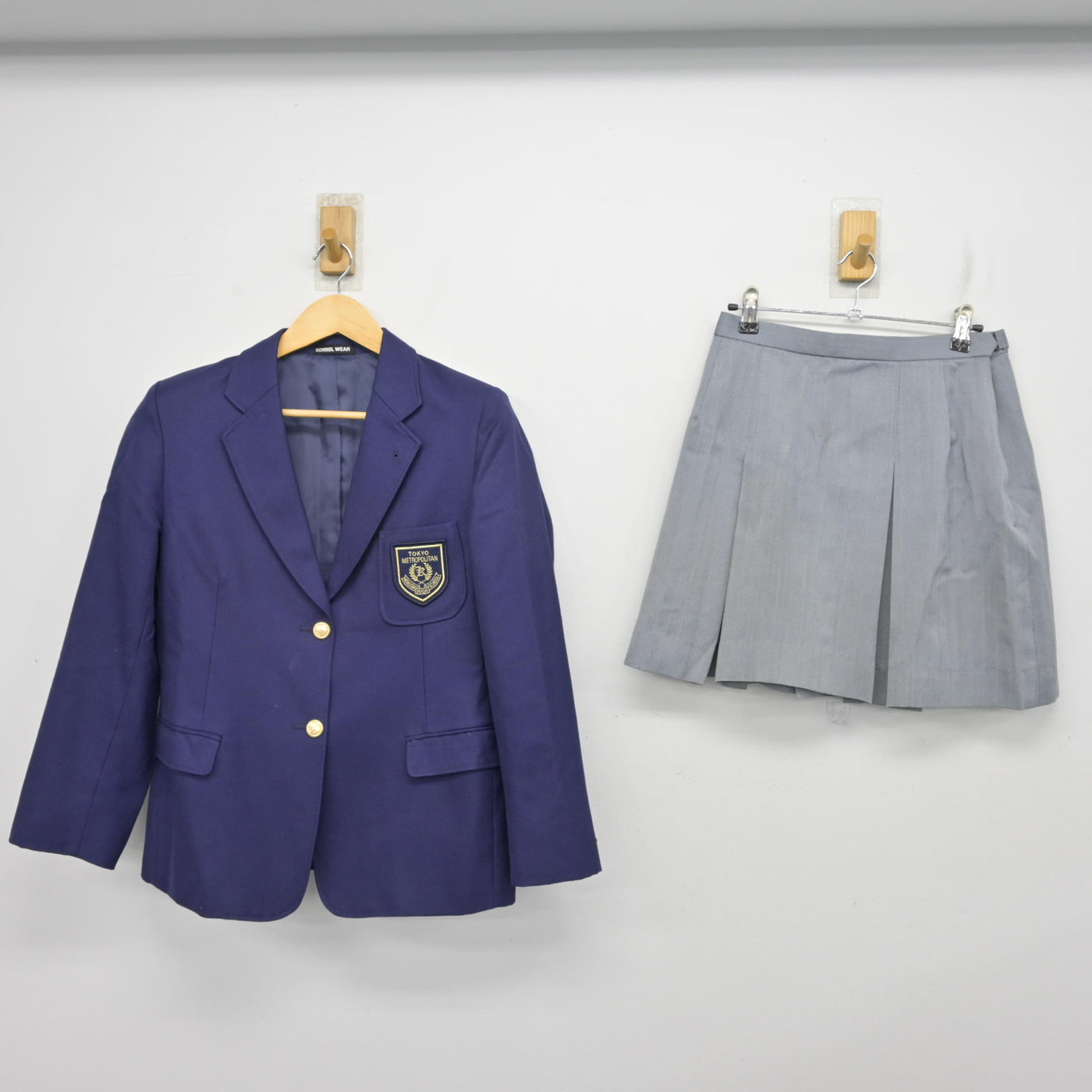【中古】東京都 国際高等学校 女子制服 2点 (ブレザー・スカート) sf102459