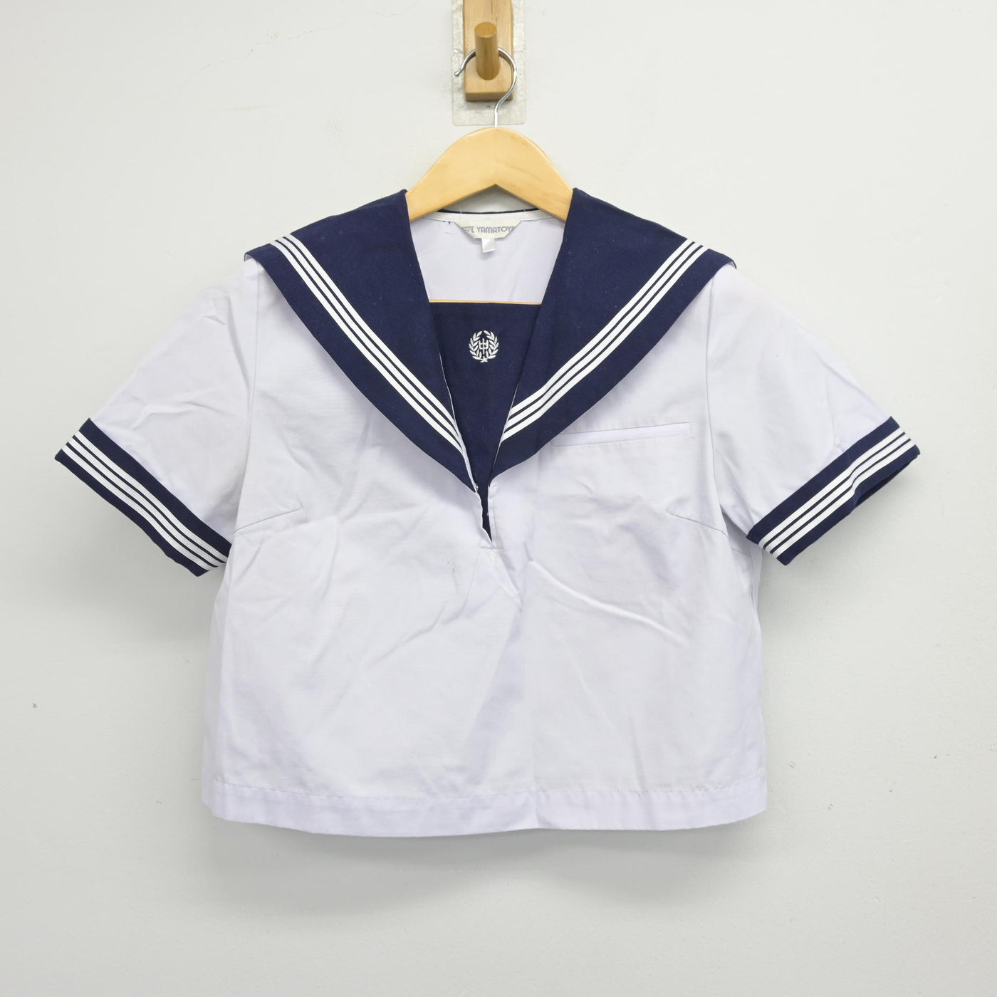 【中古】佐賀県 鬼塚中学校 女子制服 2点 (セーラー服・スカート) sf102461