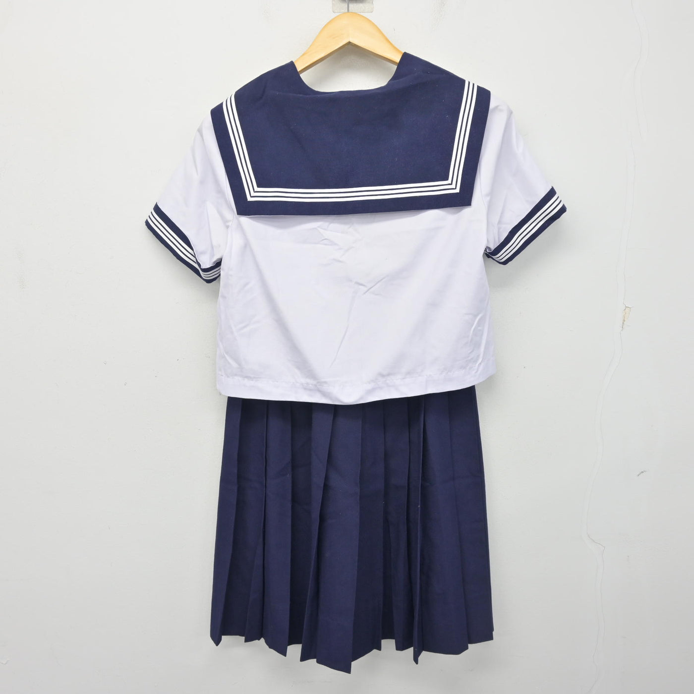 【中古】佐賀県 鬼塚中学校 女子制服 2点 (セーラー服・スカート) sf102462