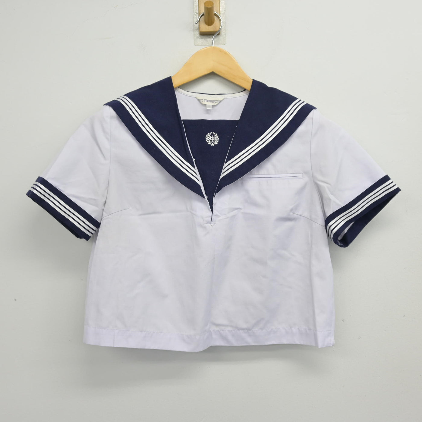 【中古】佐賀県 鬼塚中学校 女子制服 2点 (セーラー服・スカート) sf102462
