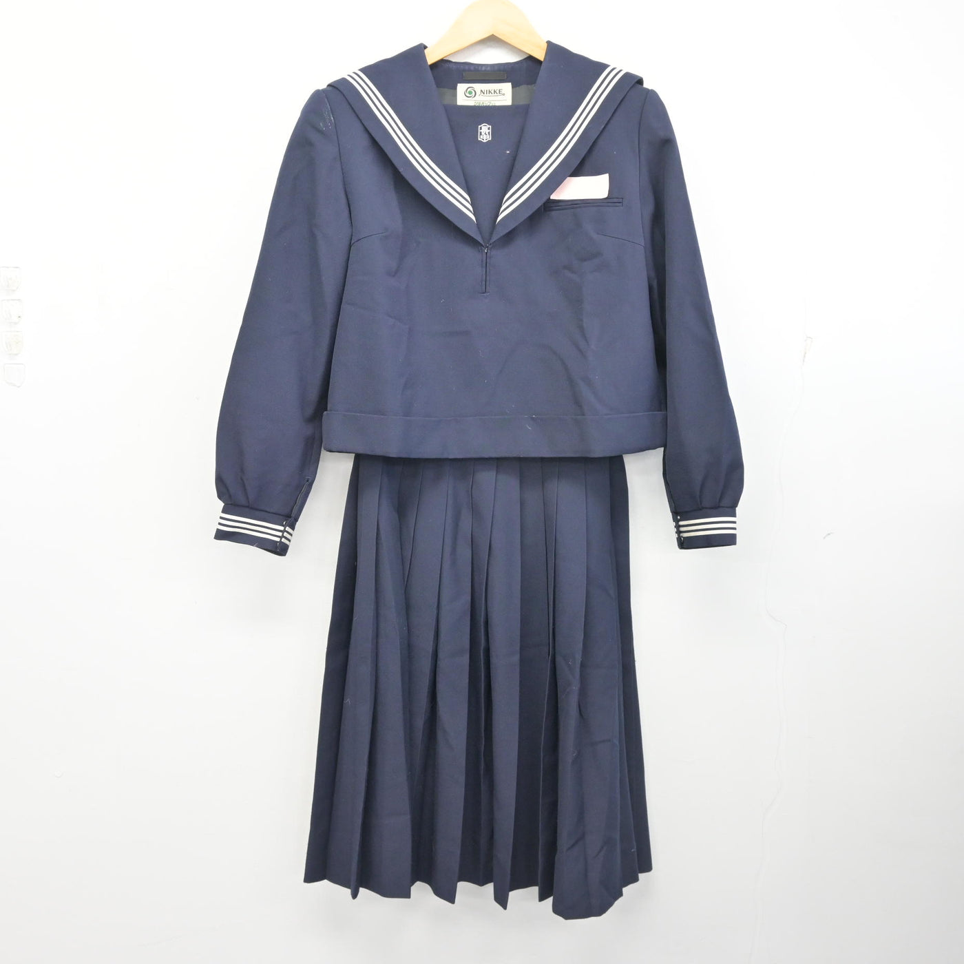 【中古】山口県 長府中学校 女子制服 2点 (セーラー服・スカート) sf102499