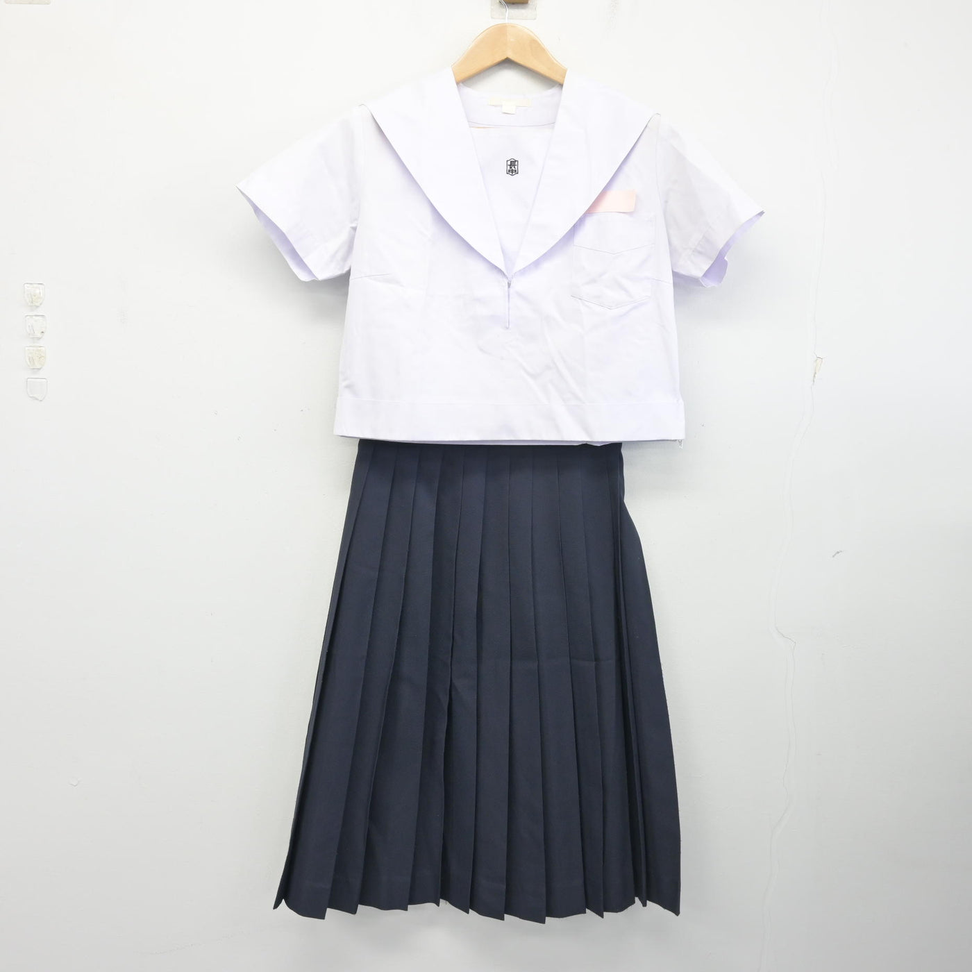 【中古】山口県 長府中学校 女子制服 3点 (セーラー服・スカート) sf102501