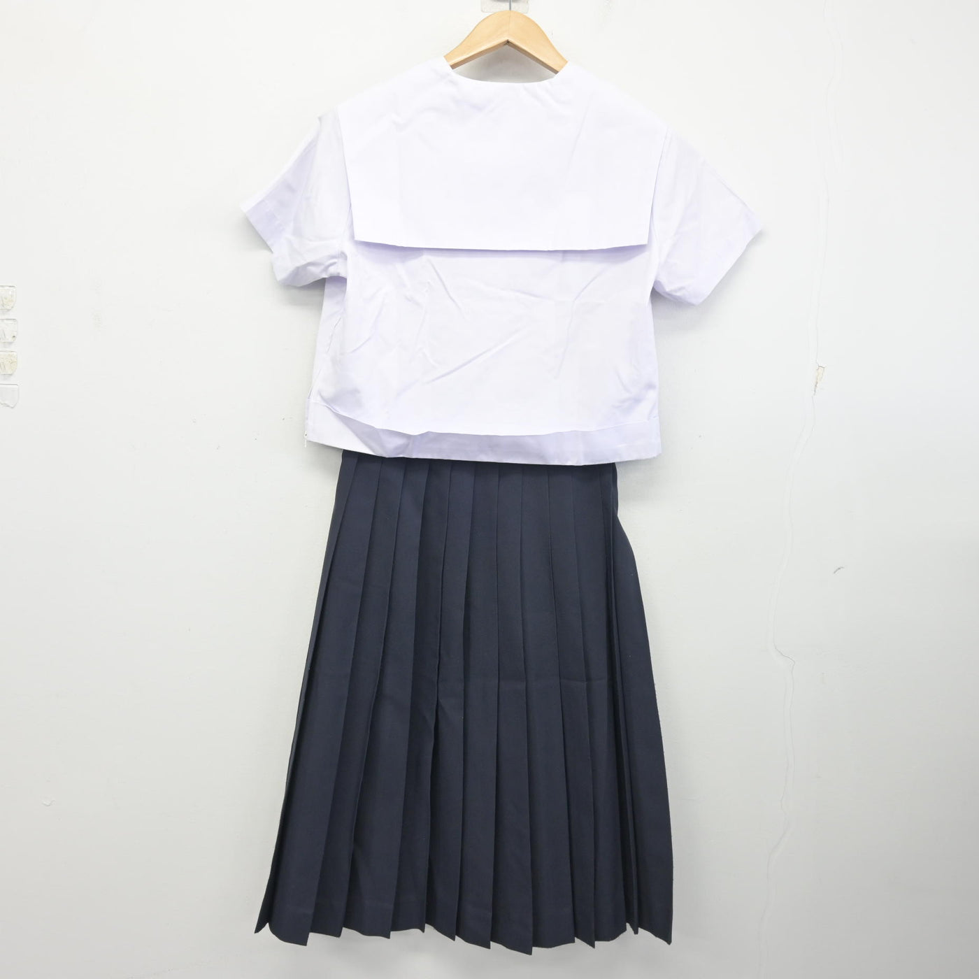 【中古】山口県 長府中学校 女子制服 3点 (セーラー服・スカート) sf102501