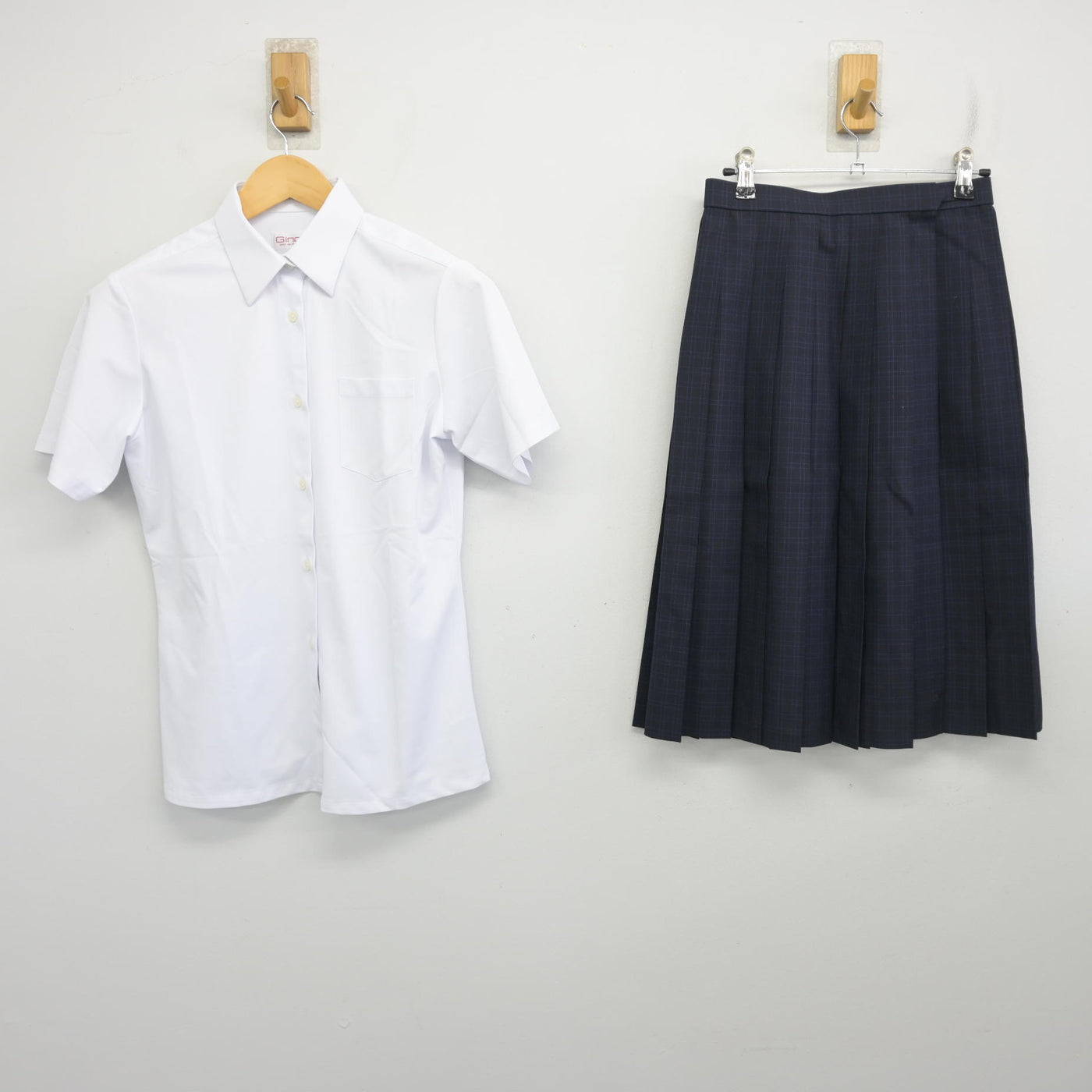 【中古】福岡県 福岡市立城南中学校 女子制服 2点 (シャツ・スカート) sf102533