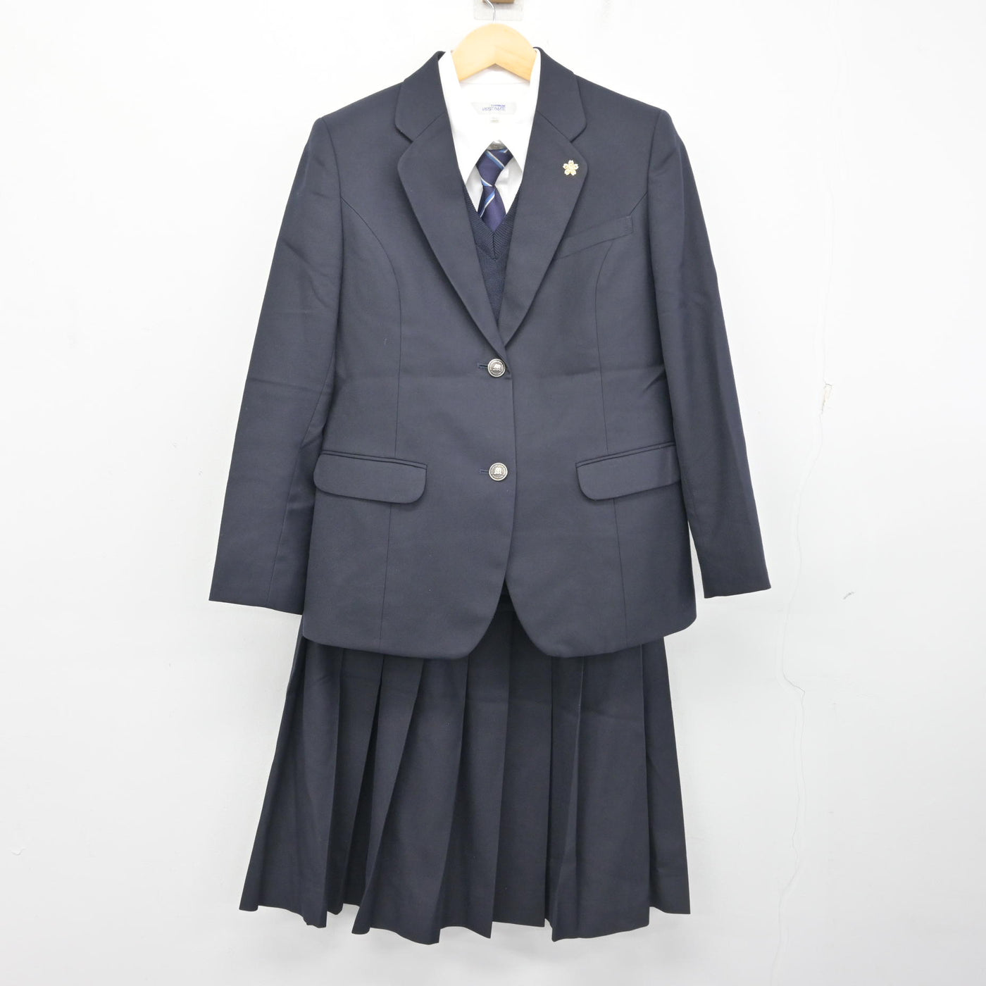 【中古】福岡県 武蔵台高等学校 女子制服 6点 (ブレザー・ニットベスト・シャツ・スカート) sf102610