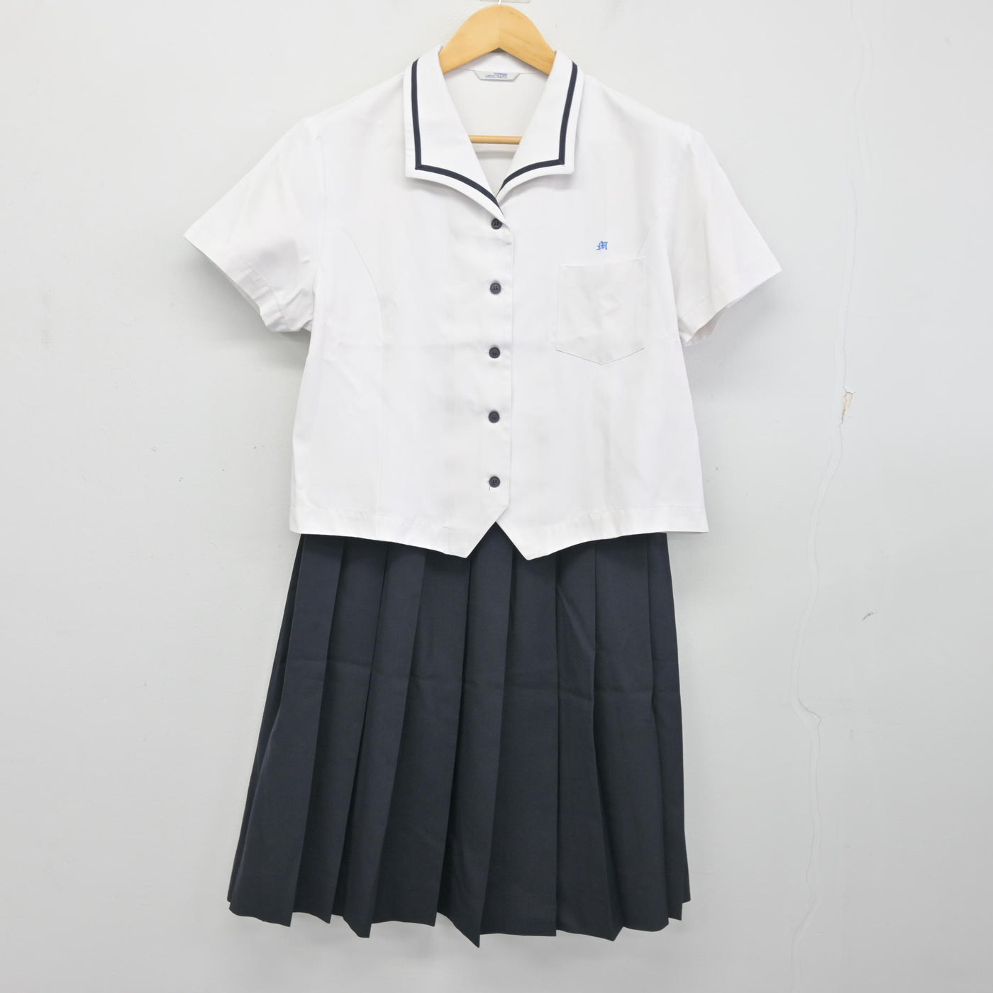 【中古】福岡県 武蔵台高等学校 女子制服 2点 (ブラウス・スカート) sf102611