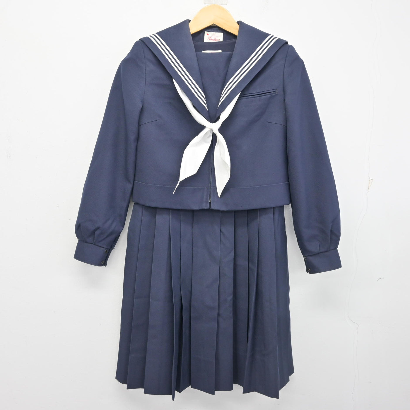 【中古】福岡県 遠賀中学校 女子制服 3点 (セーラー服・ジャンパースカート) sf102615