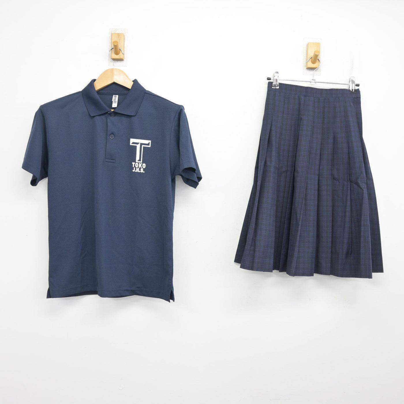 【中古】福岡県 東光中学校 女子制服 2点 (シャツ・スカート) sf102620