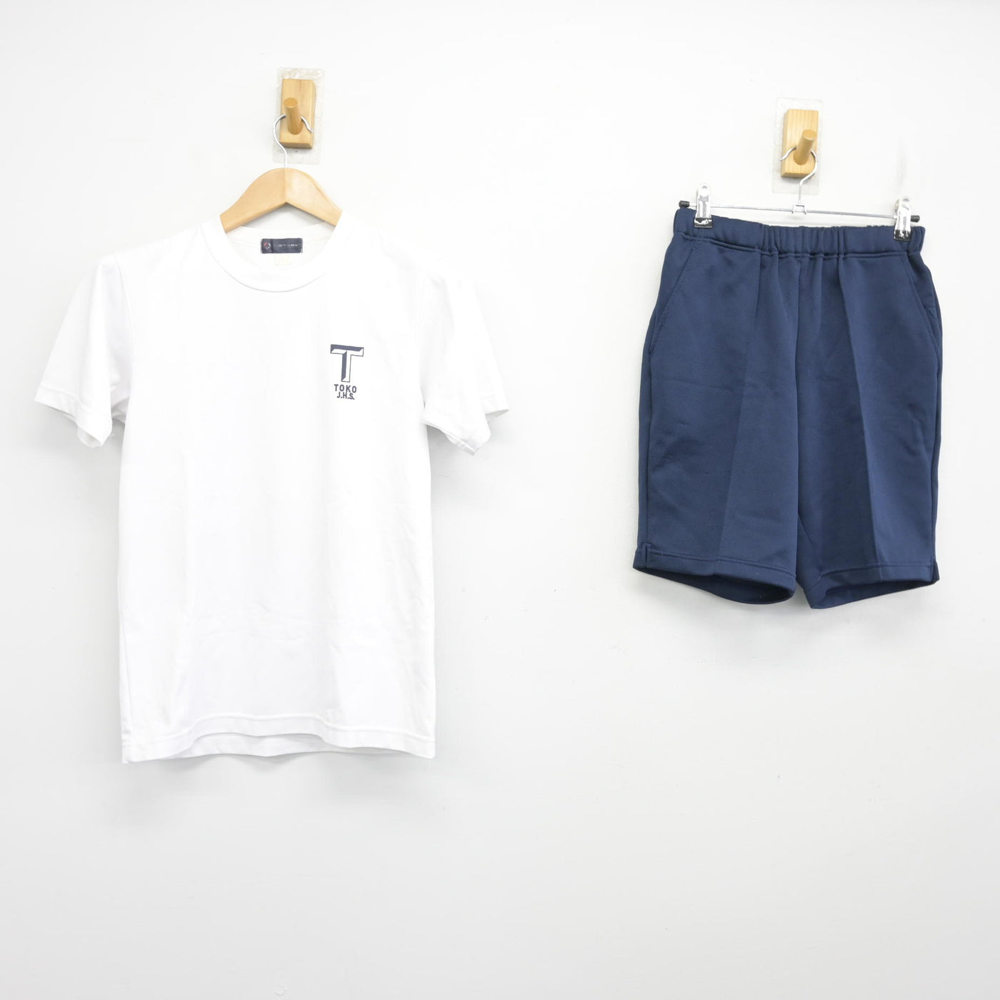 【中古】福岡県 東光中学校 女子制服 2点 (体操服 上・体操服 下) sf102622