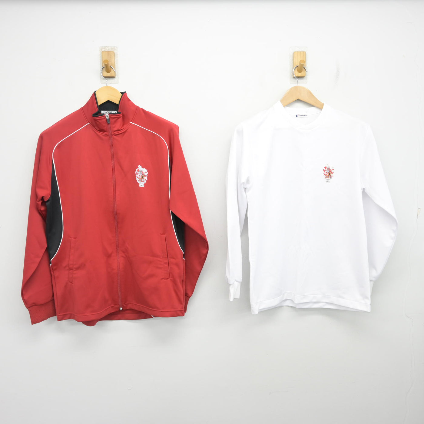 【中古】鹿児島県 神村学園 高等部 女子制服 2点 (ジャージ 上・体操服 上) sf102632