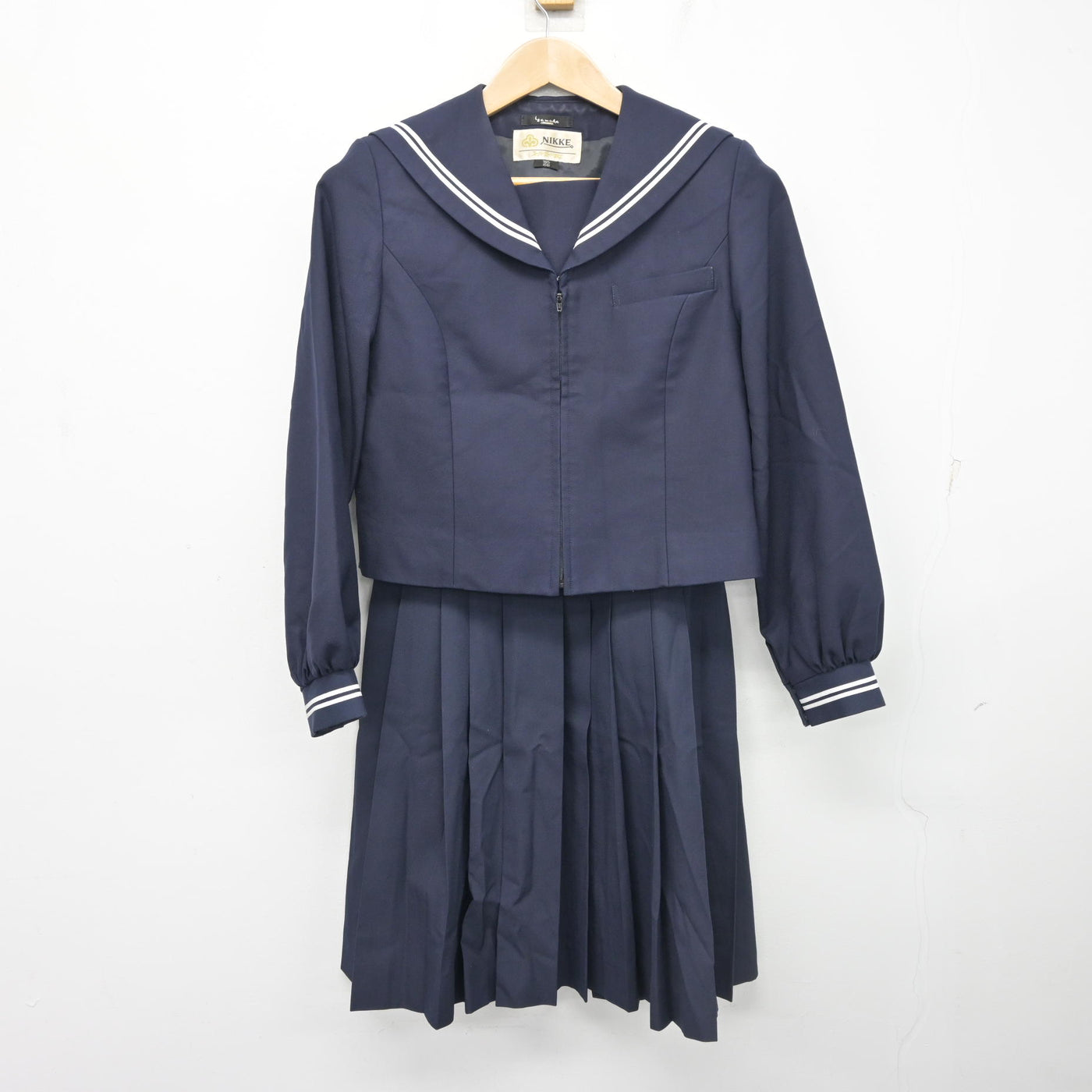 【中古】静岡県 清水第四中学校/旧制服 女子制服 2点 (セーラー服・スカート) sf102646