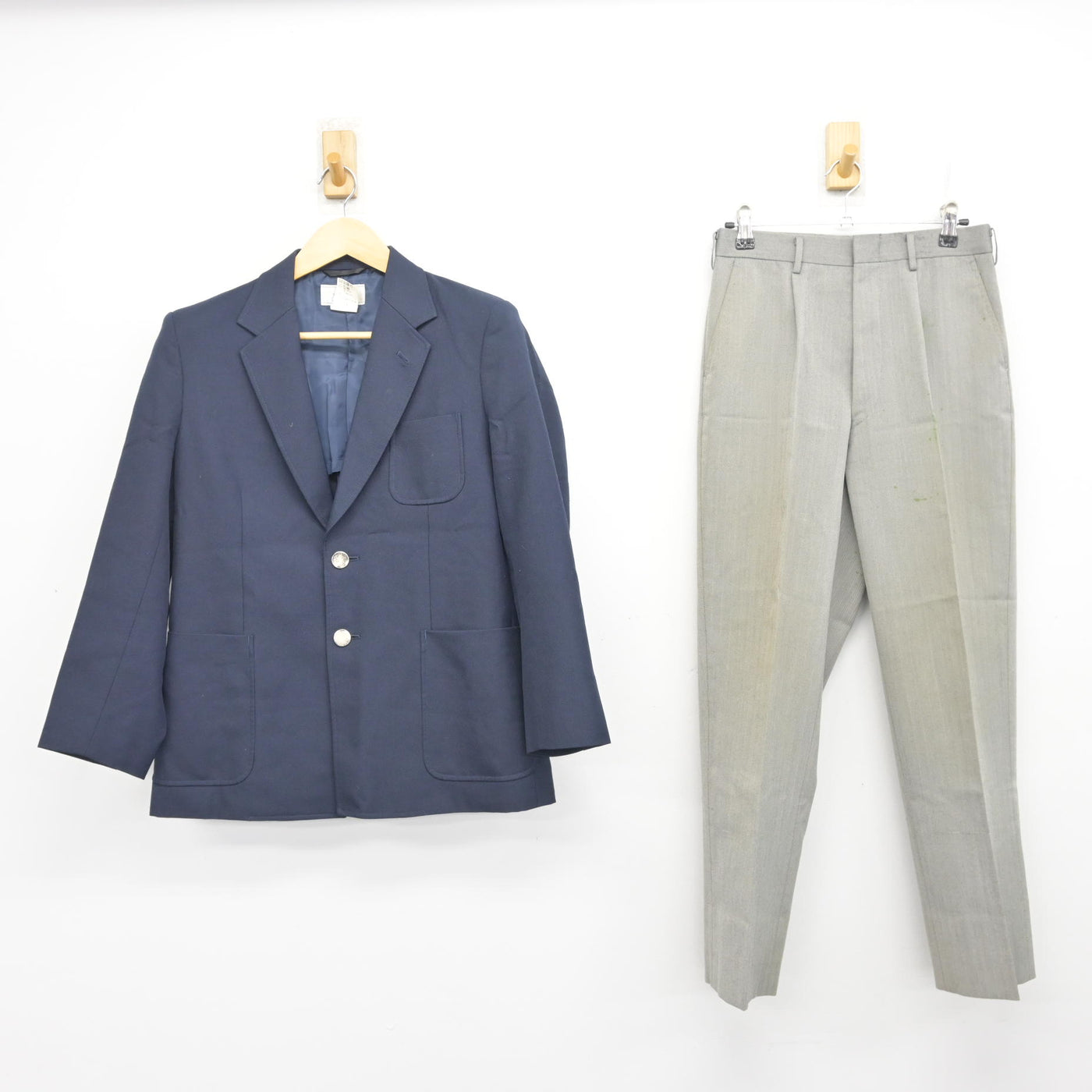 【中古】神奈川県 名瀬中学校 男子制服 2点 (ブレザー・ズボン) sf102738