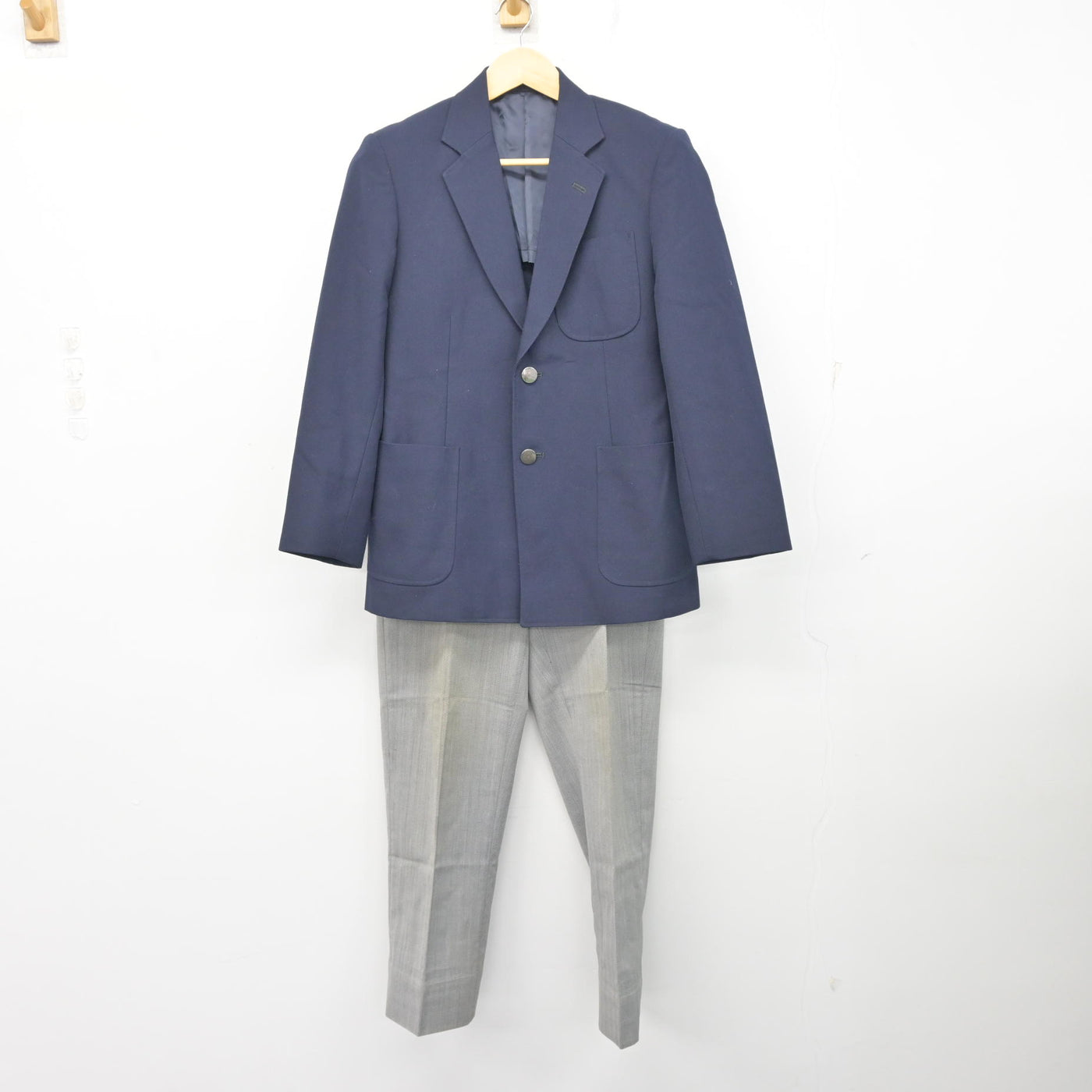 【中古】神奈川県 名瀬中学校 男子制服 2点 (ブレザー・ズボン) sf102739