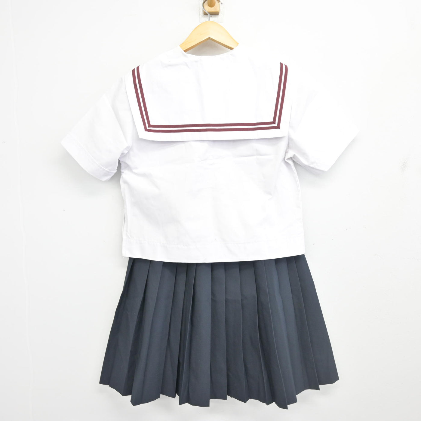 【中古】滋賀県 石部中学校 女子制服 3点 (セーラー服・スカート) sf102761