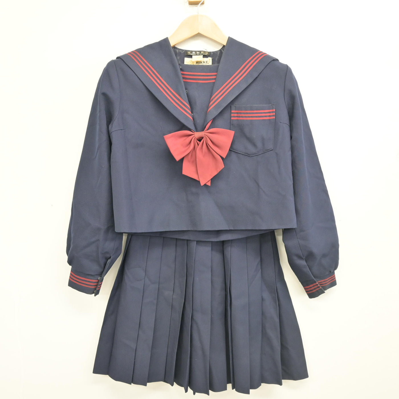 【中古】奈良県 片塩中学校 女子制服 3点 (セーラー服・スカート) sf102779