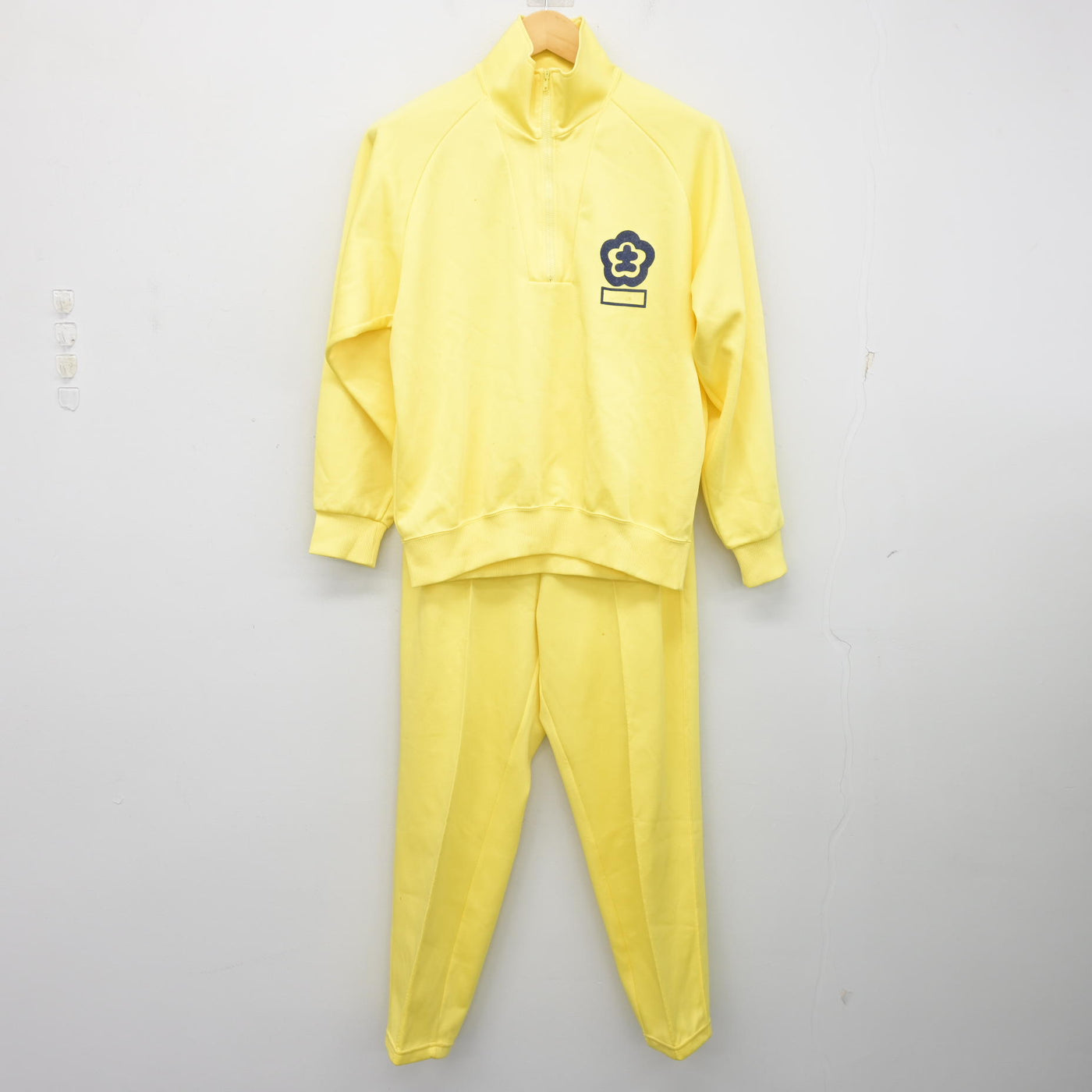 土佐女子高校　校章　中古 中古】高知県 土佐女子中学高等学校 女子制服 2点 (ジャージ 上