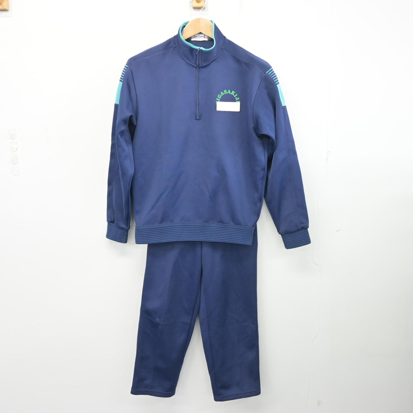 【中古】神奈川県 茅ケ崎中学校 女子制服 3点 (ジャージ 上・体操服 下・ジャージ 下) sf102879