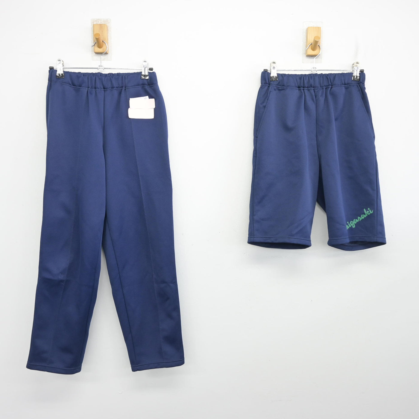 【中古】神奈川県 茅ケ崎中学校 女子制服 3点 (ジャージ 上・体操服 下・ジャージ 下) sf102879