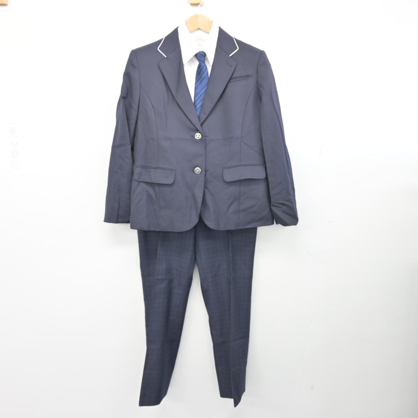 【中古】福岡県 福岡市内中学標準服 女子制服 4点 (ブレザー・シャツ・ズボン) sf102890