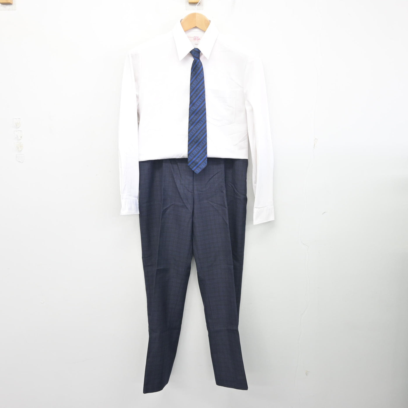 【中古】福岡県 福岡市内中学標準服 女子制服 4点 (ブレザー・シャツ・ズボン) sf102890