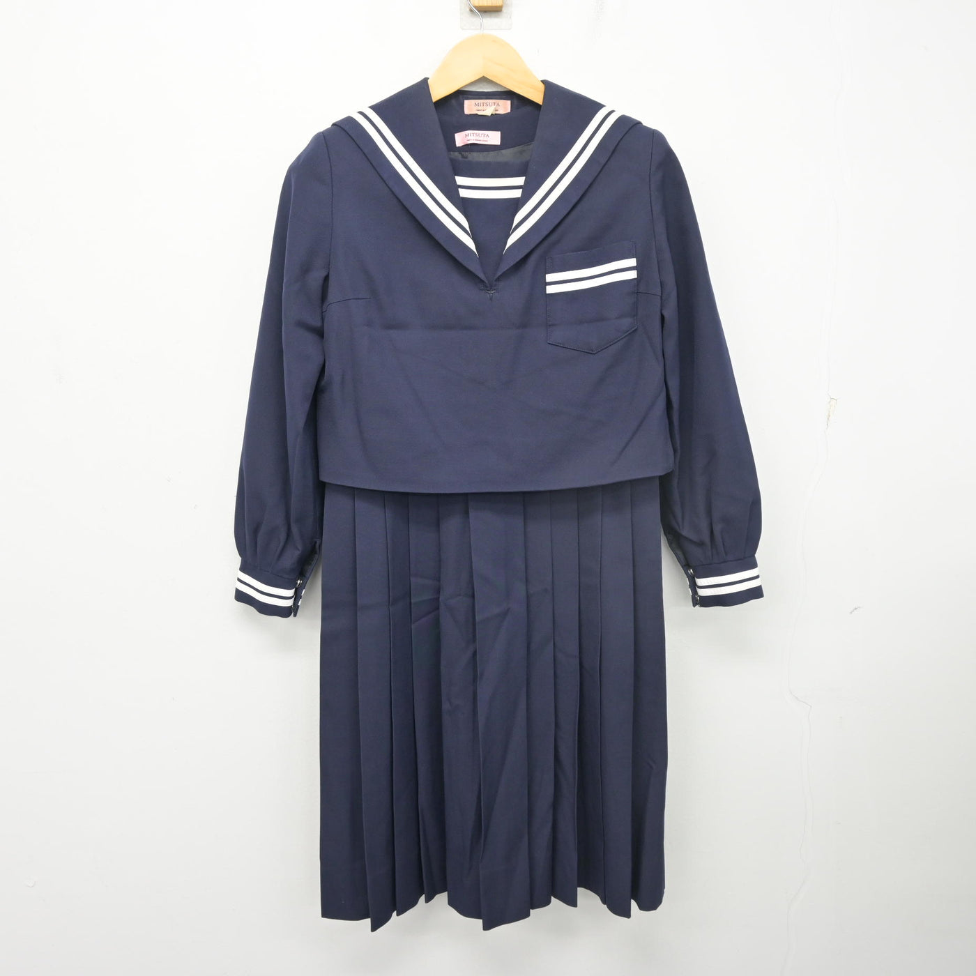 【中古】熊本県 熊本大学教育学部附属中学校 女子制服 2点 (セーラー服・ジャンパースカート) sf103001