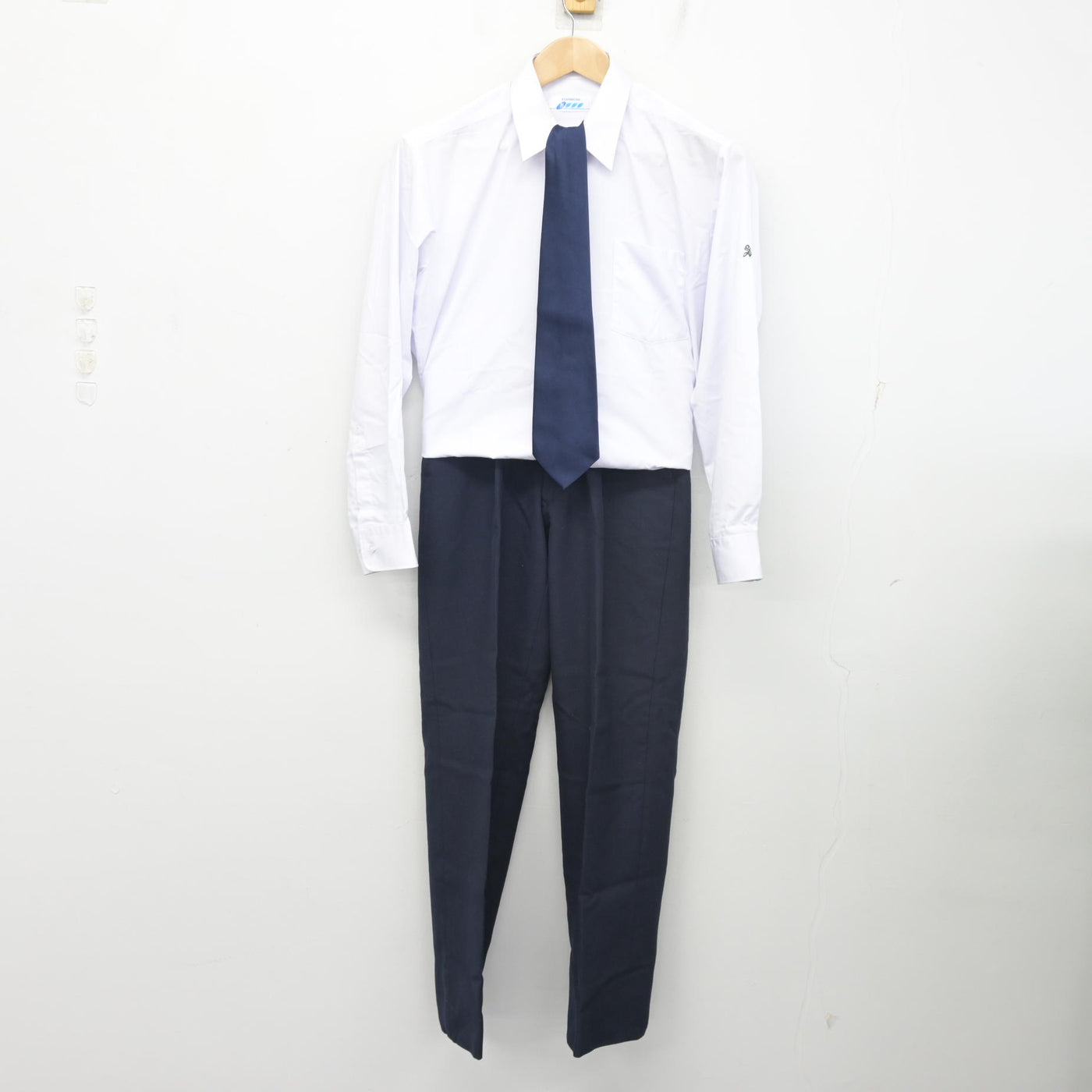 【中古】埼玉県 杉戸高等学校 男子制服 4点 (ブレザー・シャツ・ズボン) sf103028