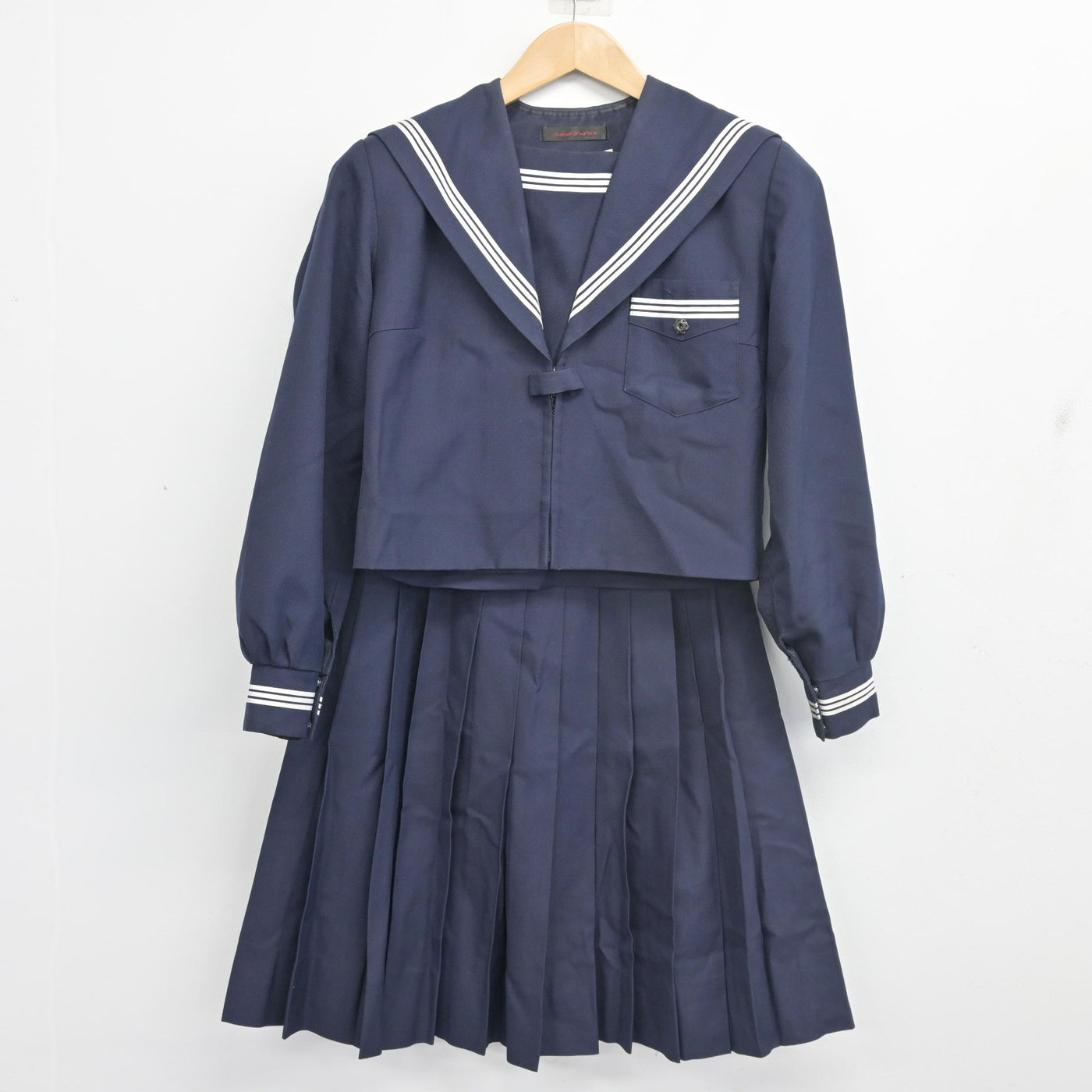 【中古】大阪府 三国中学校 女子制服 2点 (セーラー服・スカート) sf103033