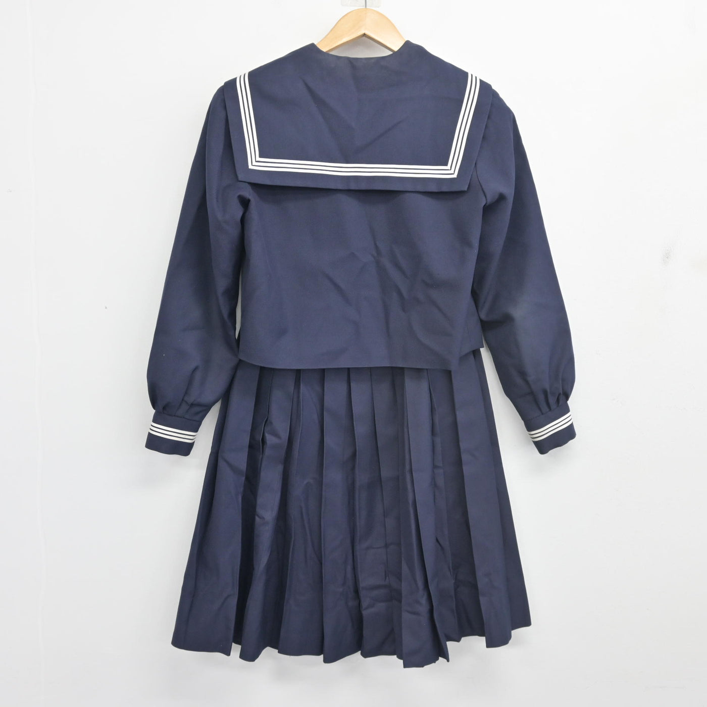 【中古】大阪府 三国中学校 女子制服 2点 (セーラー服・スカート) sf103033