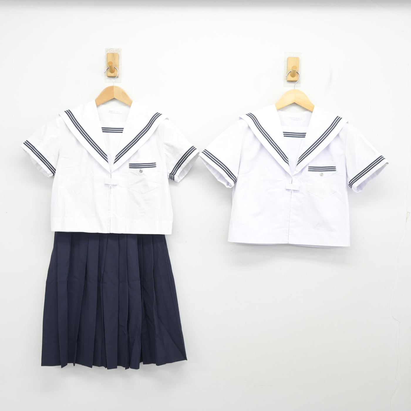 【中古】大阪府 三国中学校 女子制服 3点 (セーラー服・スカート) sf103035