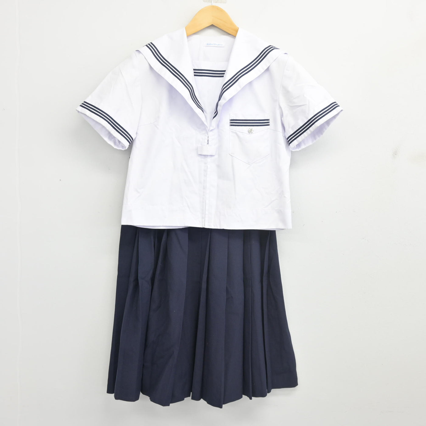 【中古】大阪府 三国中学校 女子制服 2点 (セーラー服・スカート) sf103036