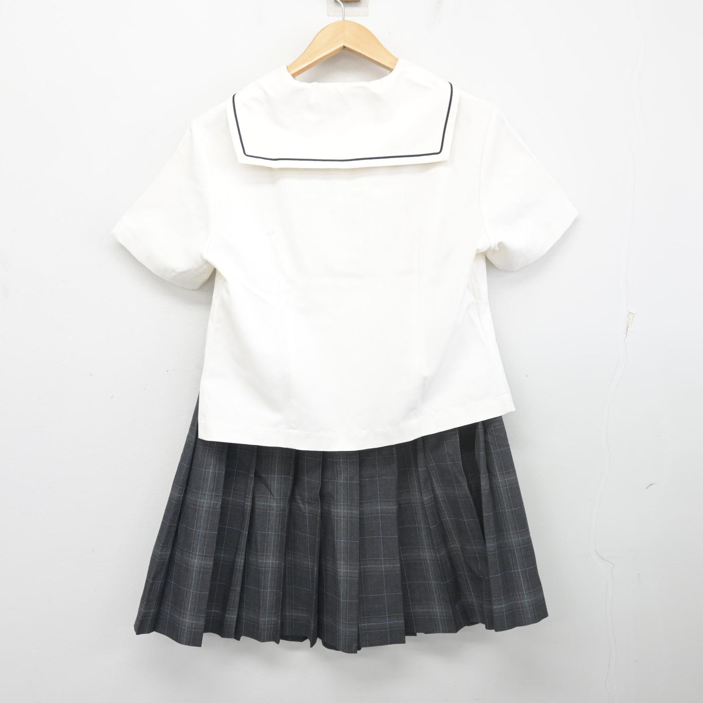 【中古】東京都 東海大学菅生高等学校中等部 女子制服 3点 (セーラー服・スカート) sf103053
