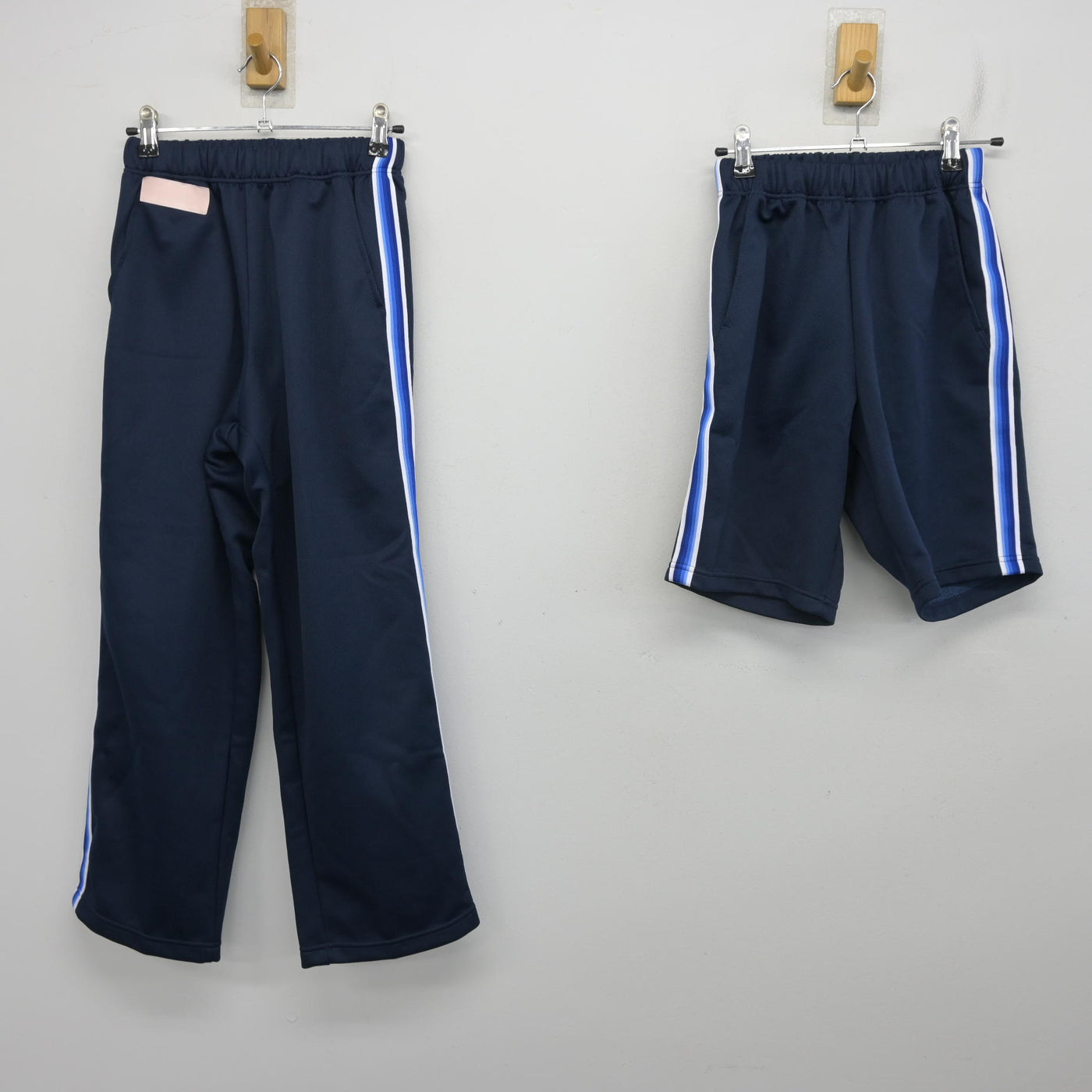 【中古】長崎県 大野中学校 女子制服 3点 (ジャージ 上・ジャージ 下・体操服 下) sf103069
