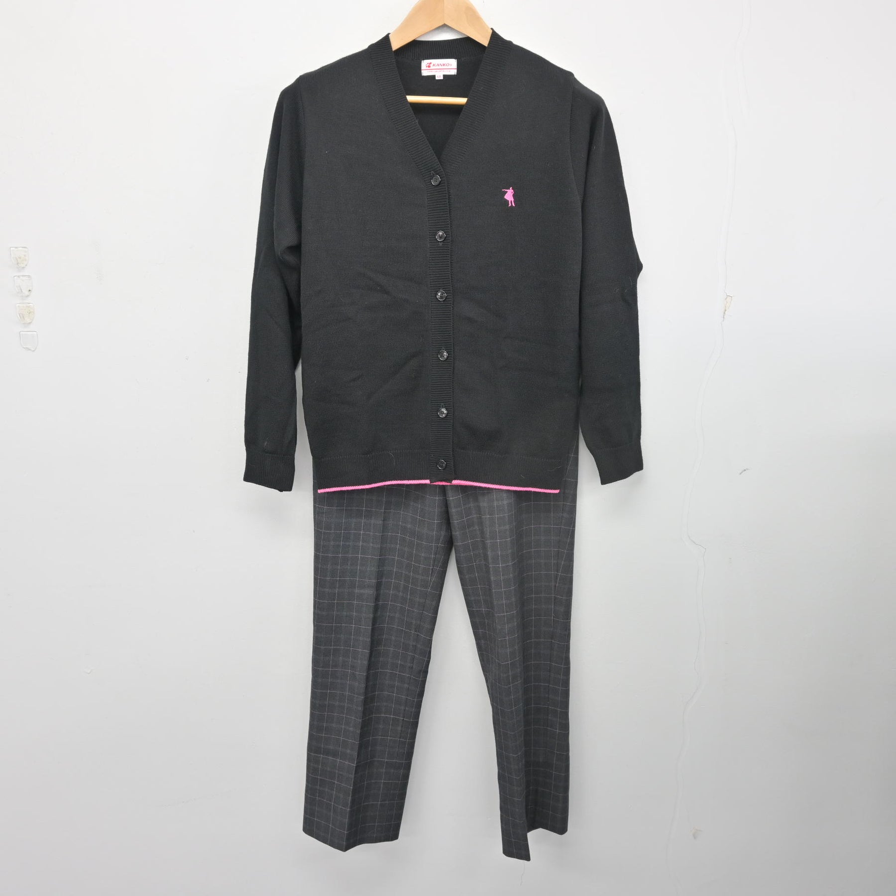 中古】 クラーク記念国際高等学校 女子制服 4点 (ブレザー・ニット 