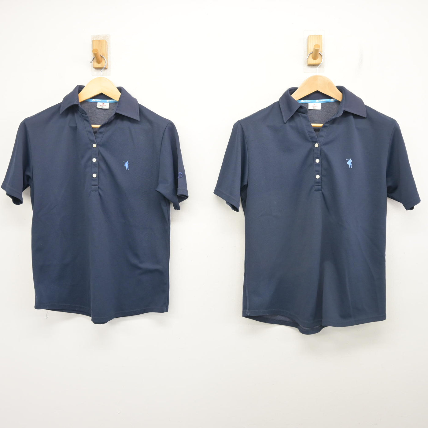 【中古】 クラーク記念国際高等学校 女子制服 3点 (シャツ・スカート) sf103076