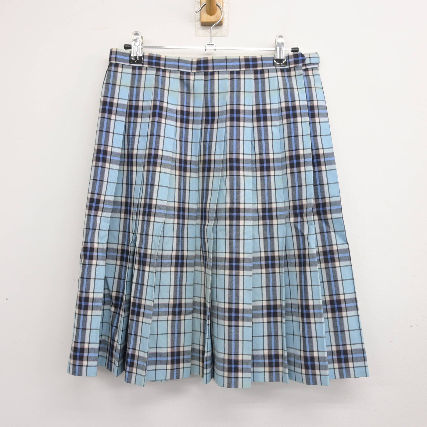【中古】 クラーク記念国際高等学校 女子制服 3点 (シャツ・スカート) sf103076