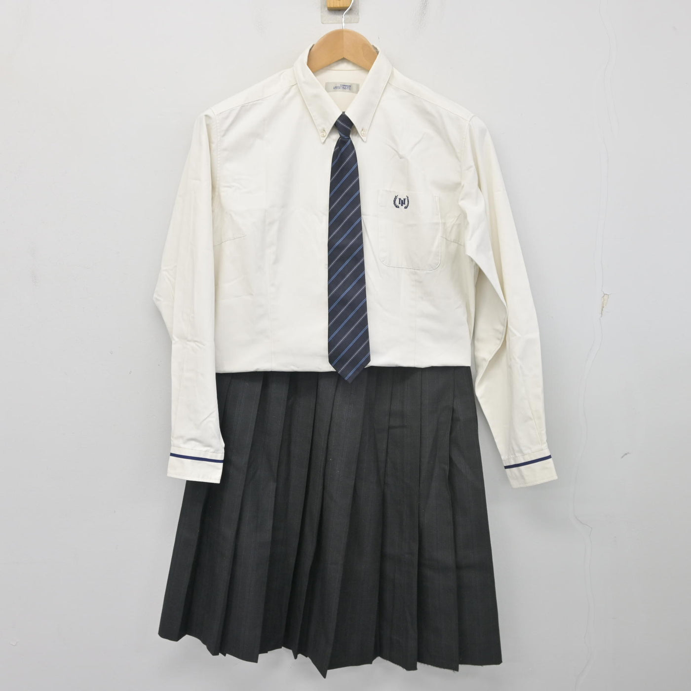 【中古】兵庫県 西宮今津高等学校 女子制服 4点 (ブレザー・シャツ・スカート) sf103077