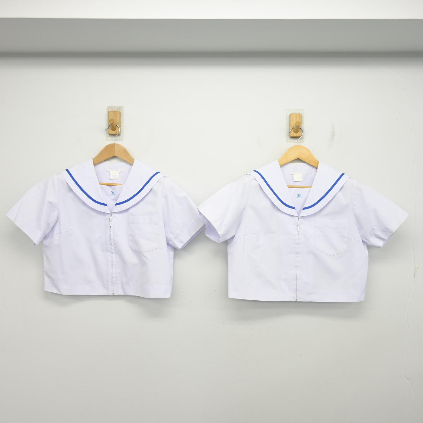 【中古】岐阜県 笠松中学校 女子制服 2点 (セーラー服) sf103092