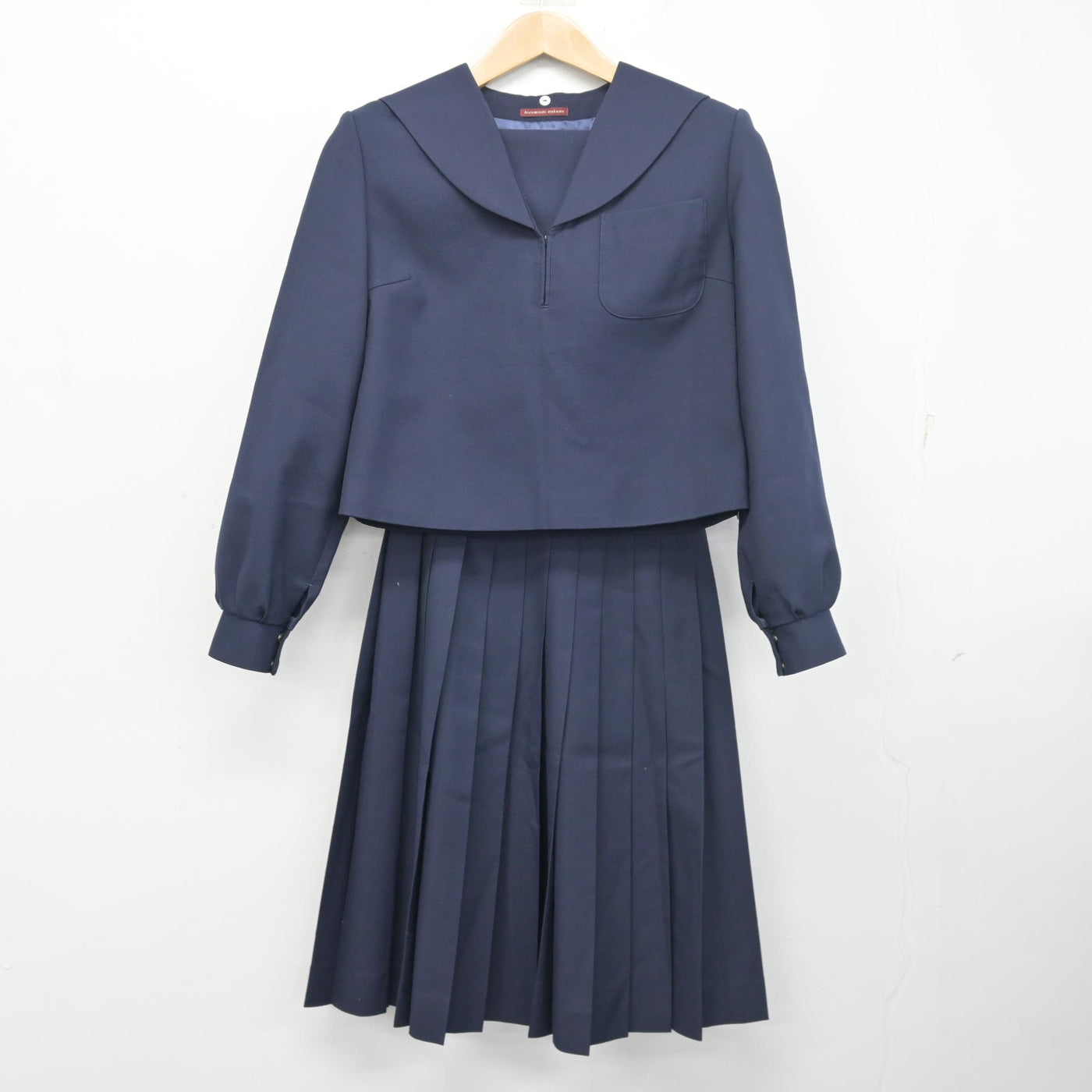 【中古】岐阜県 笠松中学校 女子制服 2点 (セーラー服・スカート) sf103098