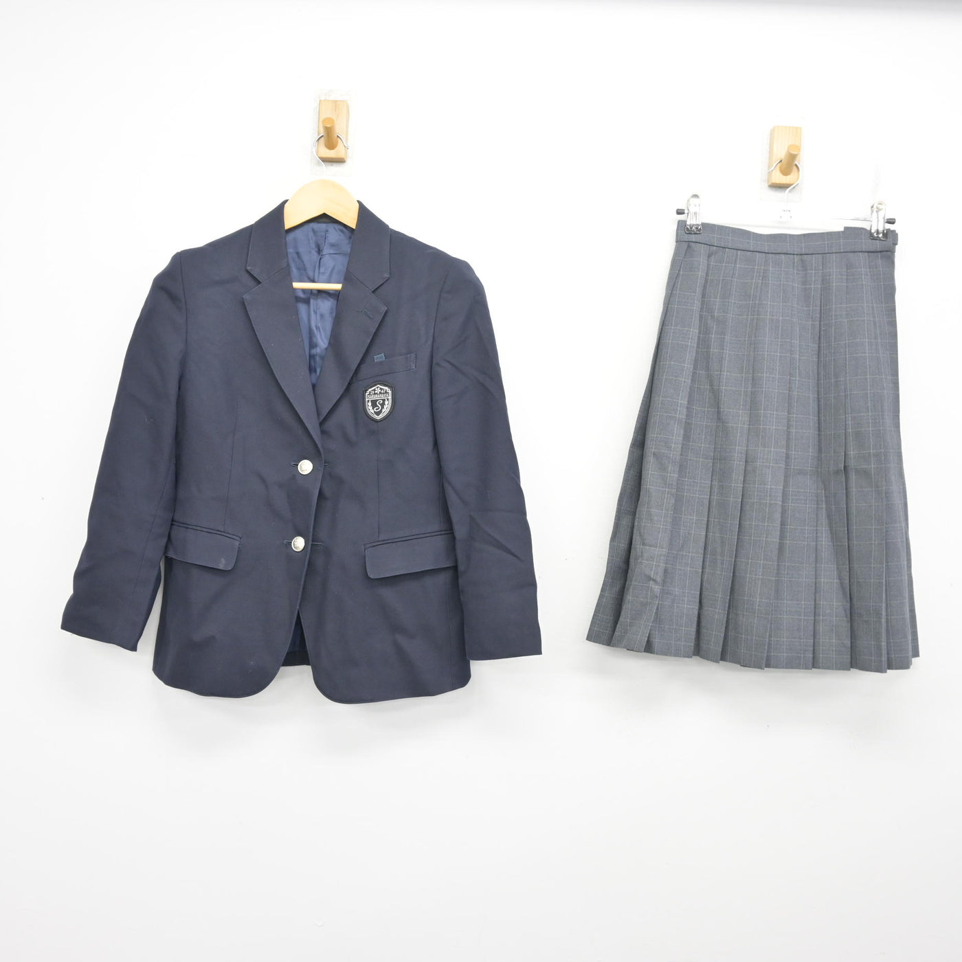 【中古】愛知県 桜山中学校 女子制服 2点 (ブレザー・スカート) sf103117