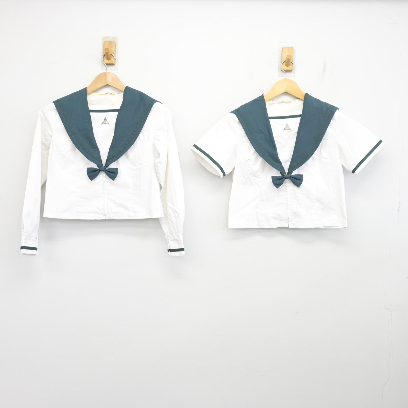 【中古】千葉県 成田国際高等学校 女子制服 4点 (セーラー服) sf103186