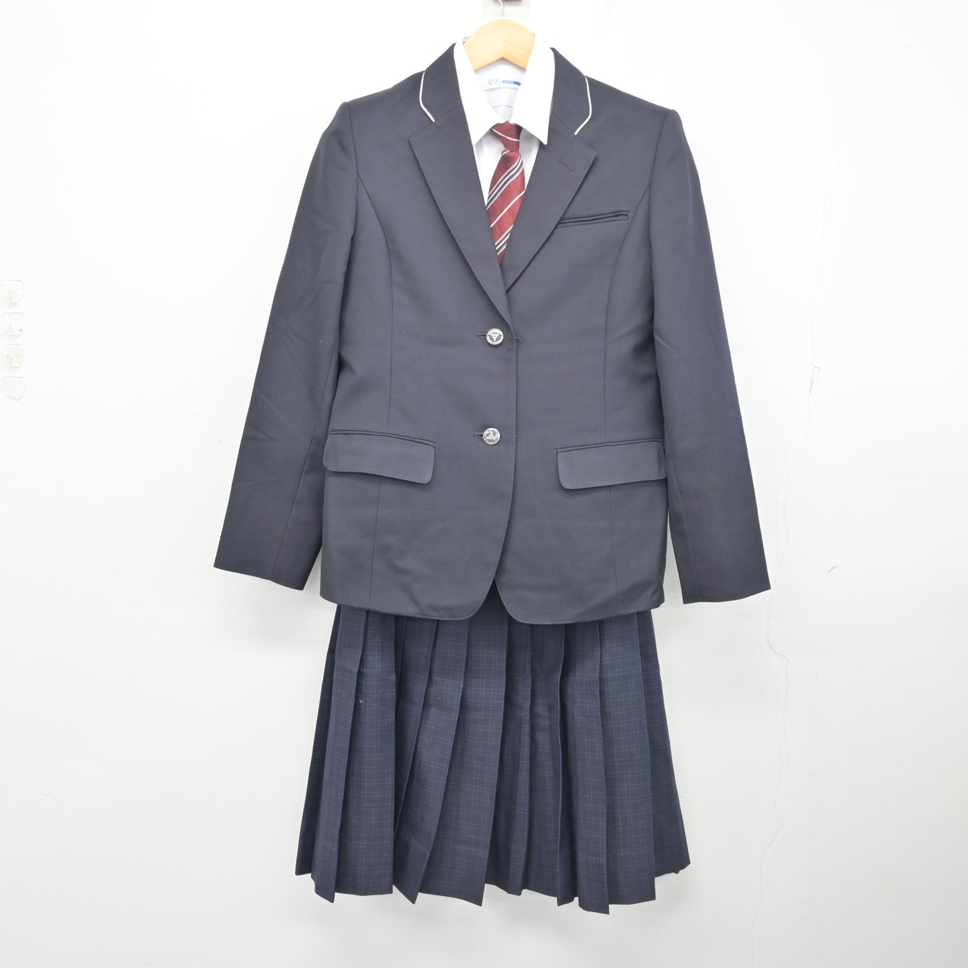 【中古】福岡県 福岡市内中学標準服 女子制服 4点 (ブレザー・シャツ・スカート) sf103196