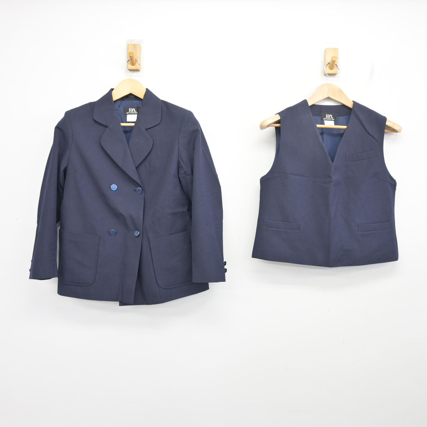 【中古】栃木県 大平中学校 女子制服 3点 (ブレザー・ベスト・スカート) sf103211