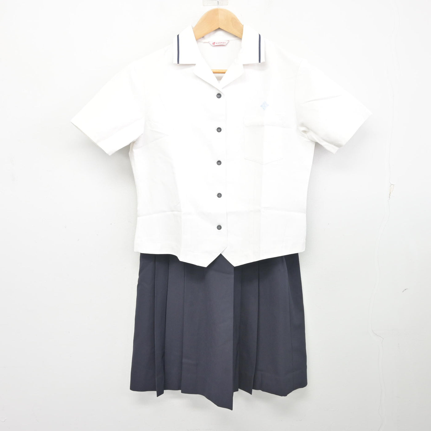 【中古】福岡県 筑紫丘高等学校 女子制服 2点 (シャツ・スカート) sf103229