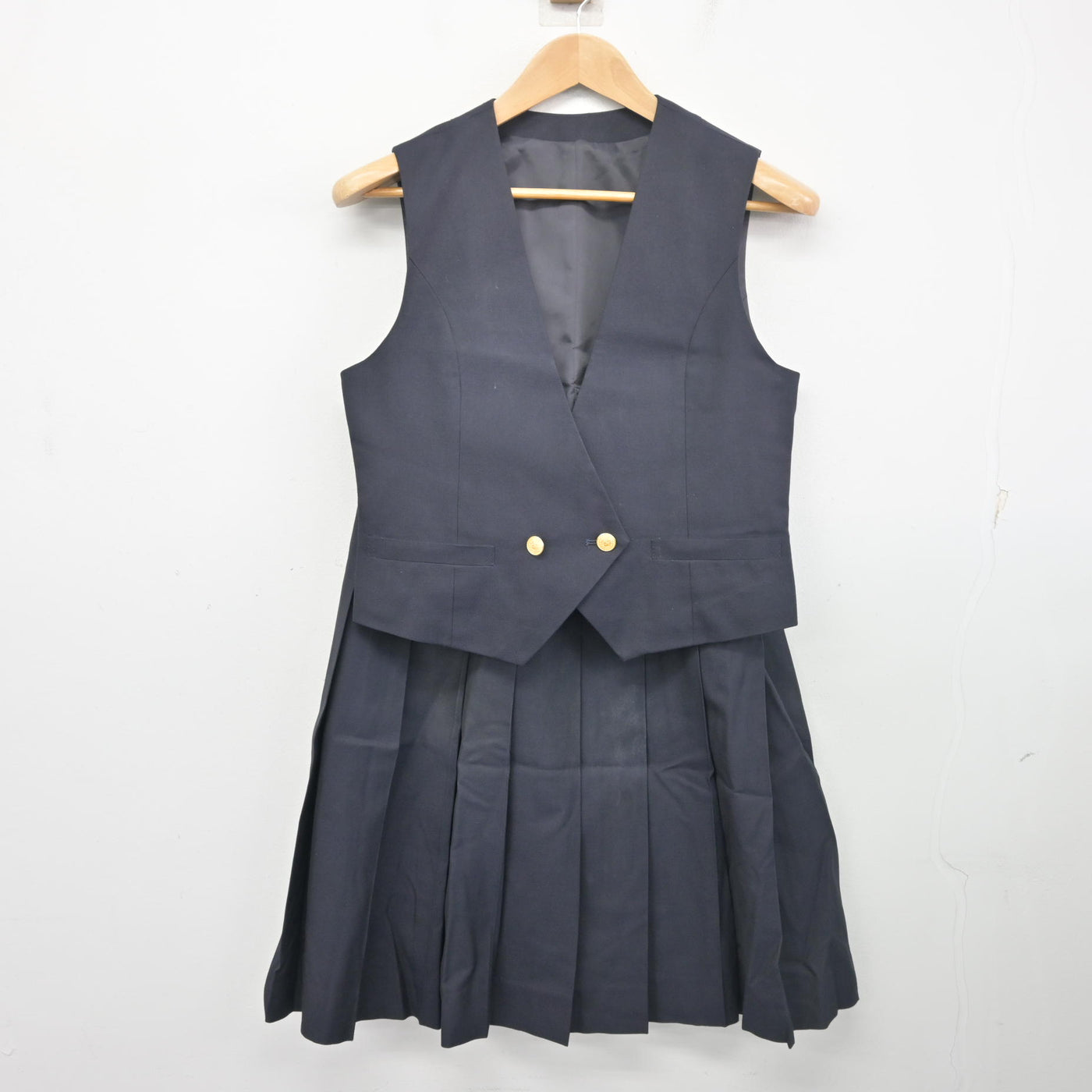 【中古】長崎県 佐世保東翔高等学校 女子制服 4点 (ブレザー・ベスト・スカート) sf103236