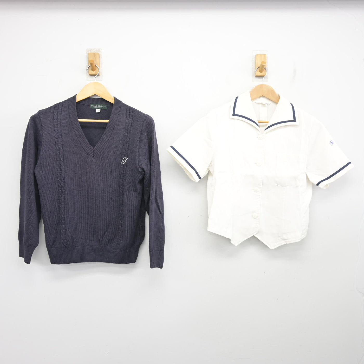 【中古】長崎県 佐世保東翔高等学校 女子制服 2点 (ニット・シャツ) sf103238