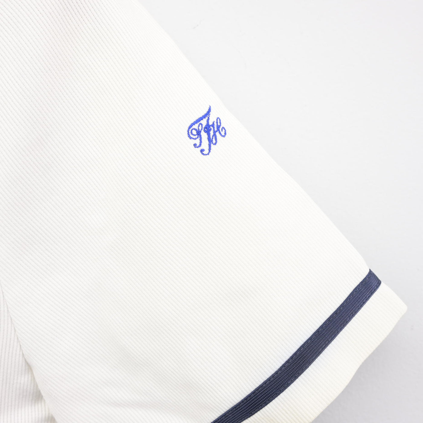 【中古】長崎県 佐世保東翔高等学校 女子制服 2点 (ニット・シャツ) sf103238