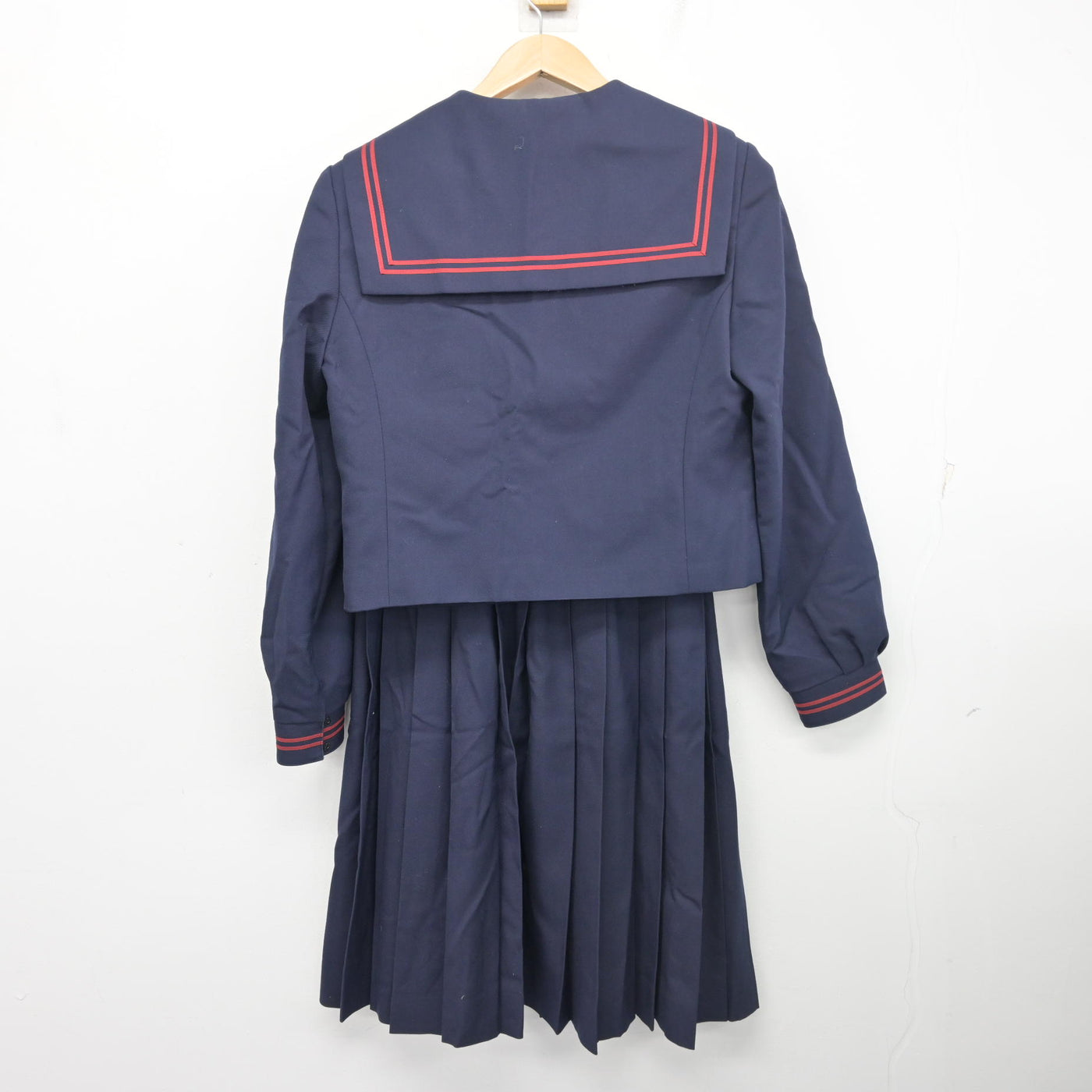 【中古】千葉県 松戸市立常盤平中学校 女子制服 4点 (セーラー服・スカート) sf103242