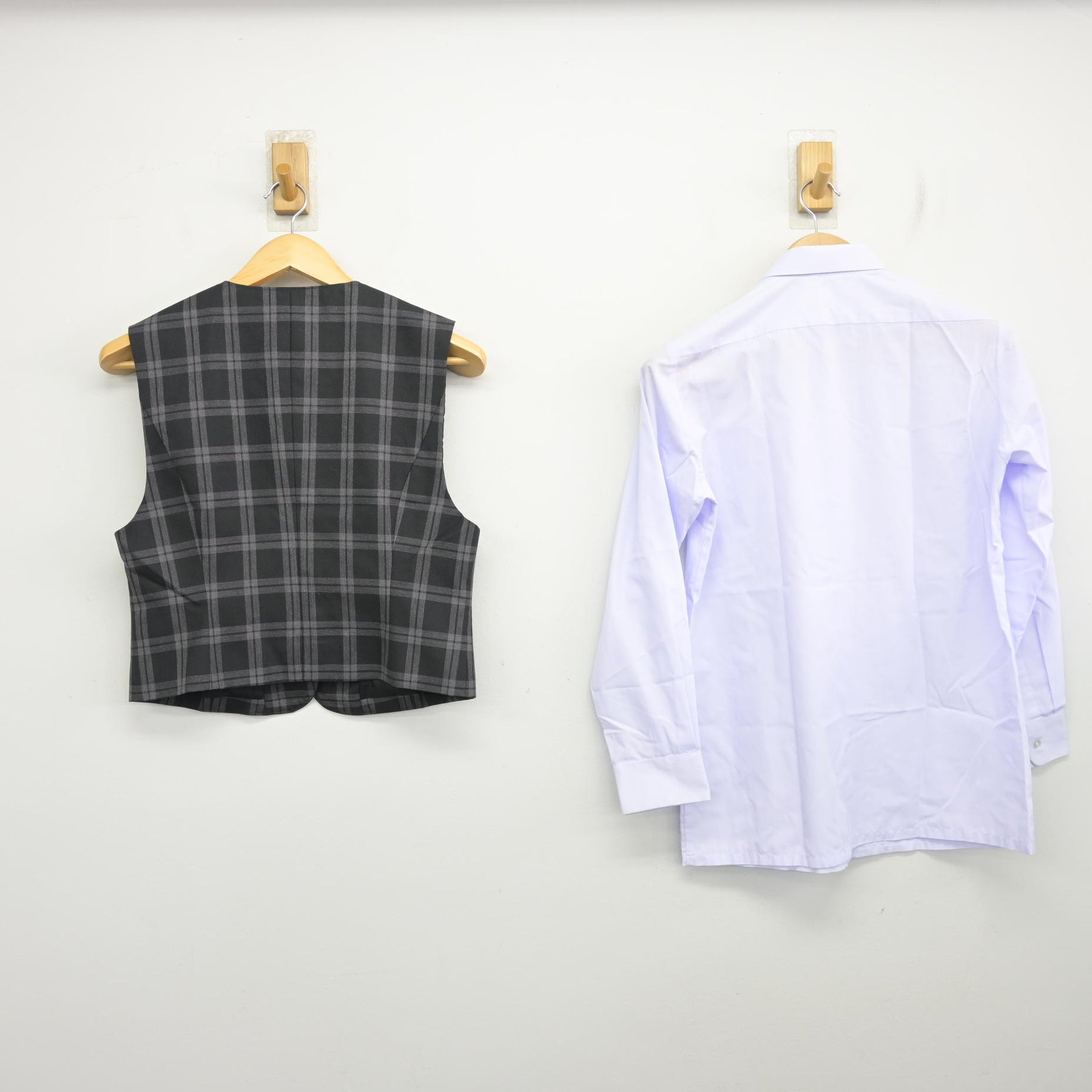 中古】鹿児島県 樟南高等学校 女子制服 2点 (ベスト・シャツ) sf103264 