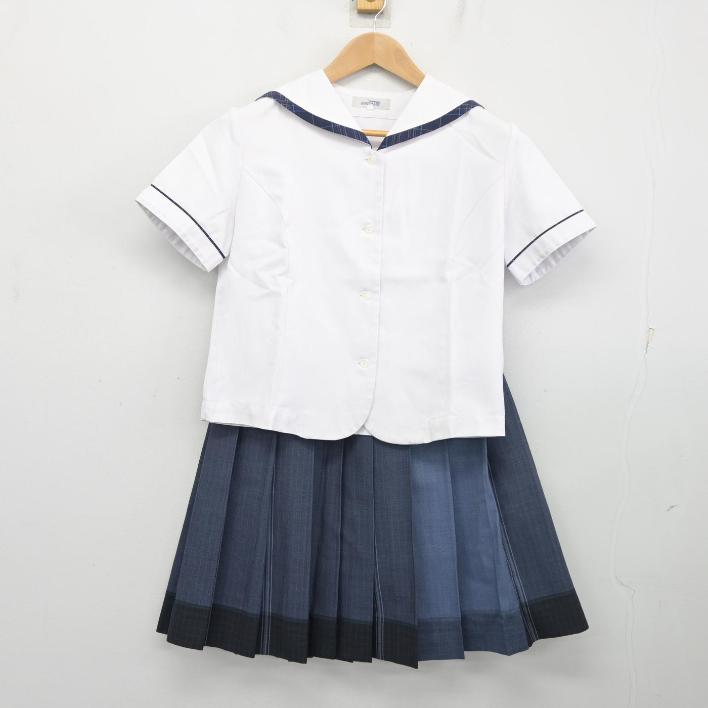 【中古】鹿児島県 樟南高等学校 女子制服 2点 (セーラー服・スカート) sf103266