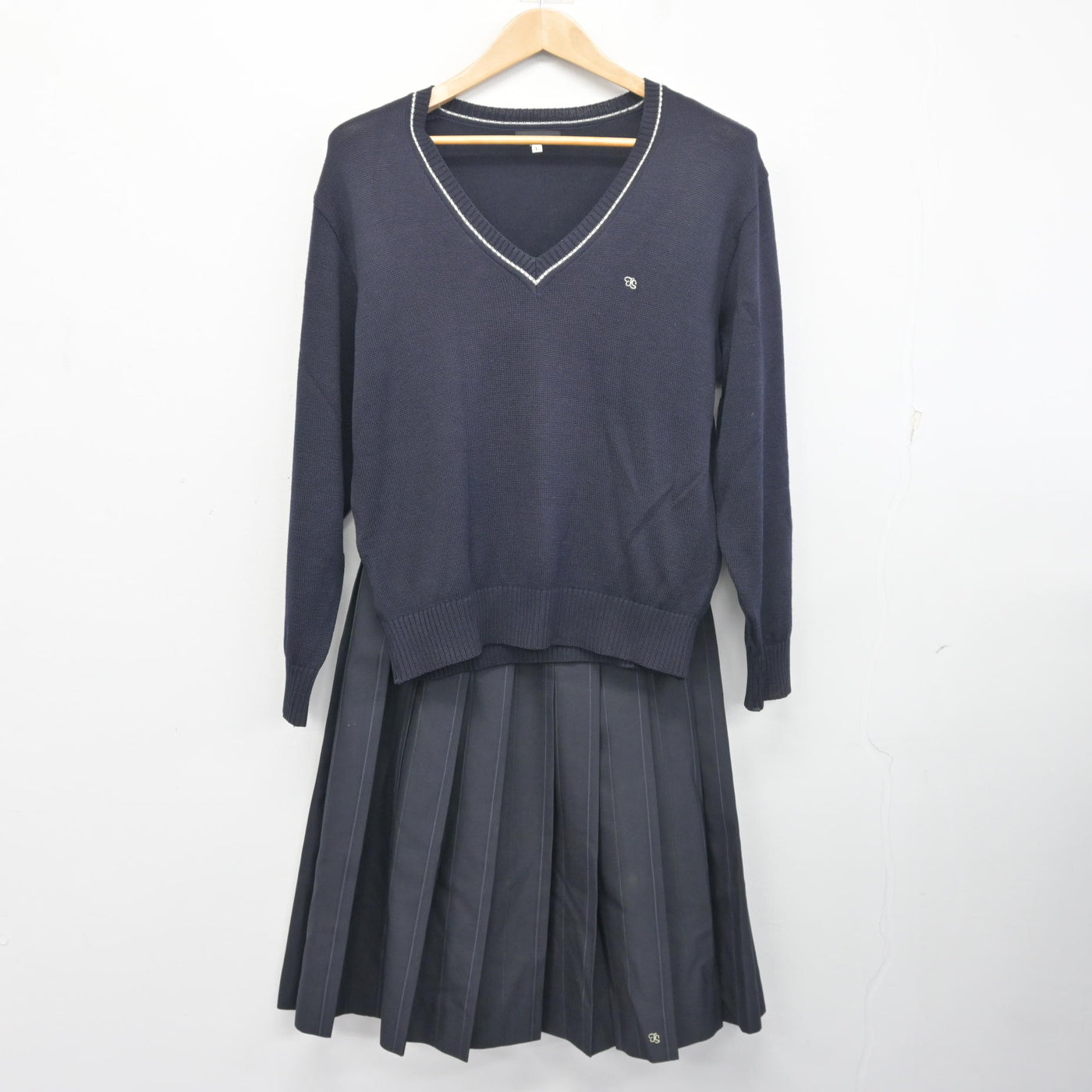 【中古】茨城県 取手松陽高等学校 女子制服 4点 (ブレザー・ニット・スカート) sf103304